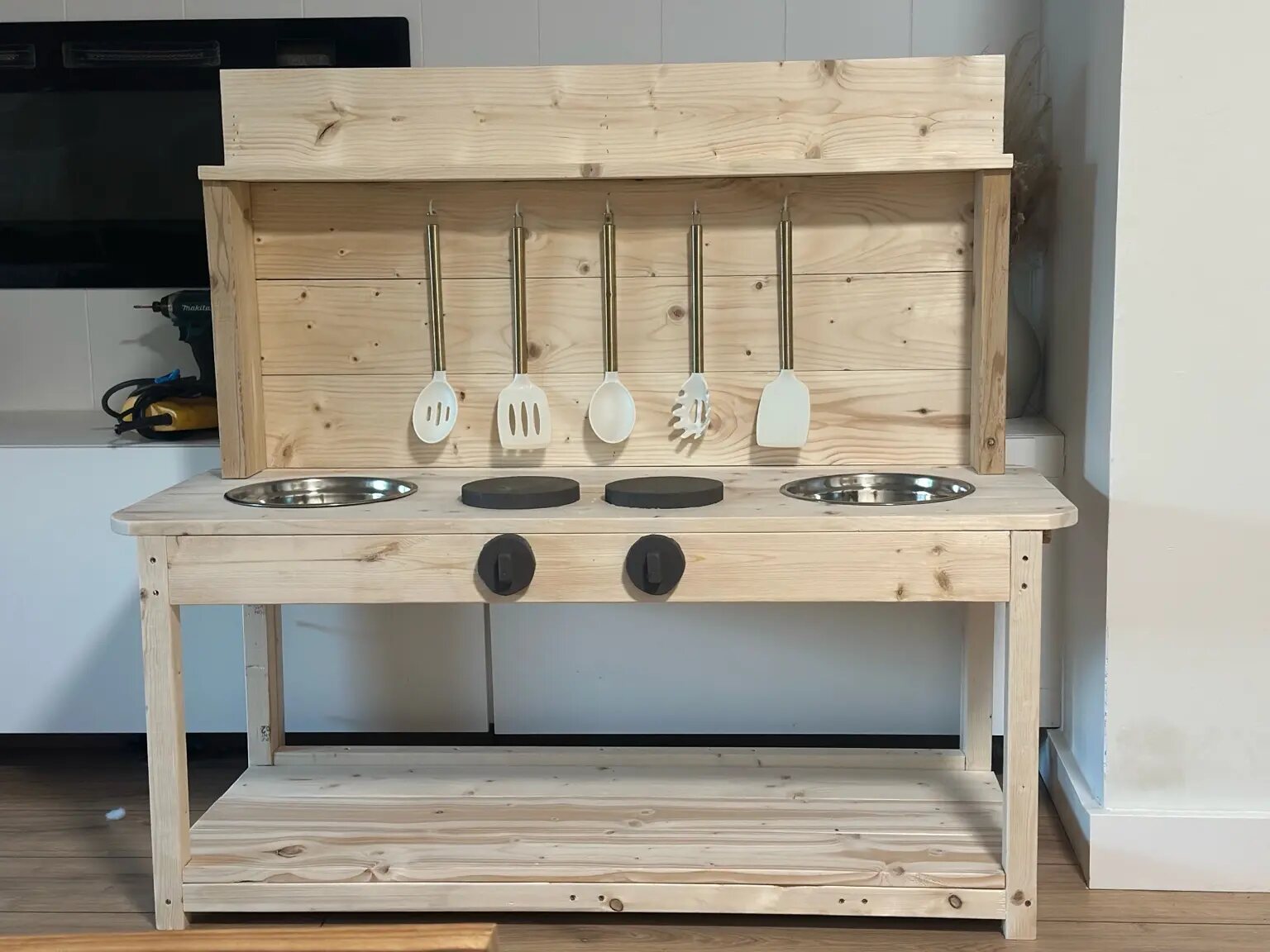 Natural Two-Bowl Kitchen — Front