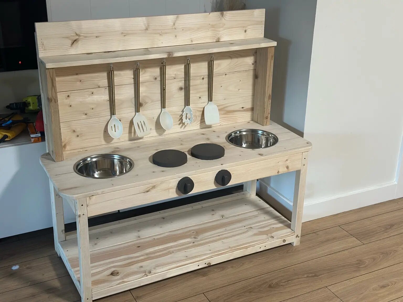 Natural Two-Bowl Kitchen — Worktop